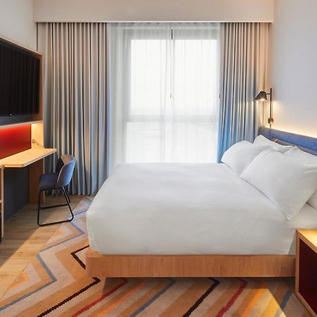Отель Hampton By Hilton Barcelona Fira Gran Via Оспиталет-де-Льобрегат Экстерьер фото