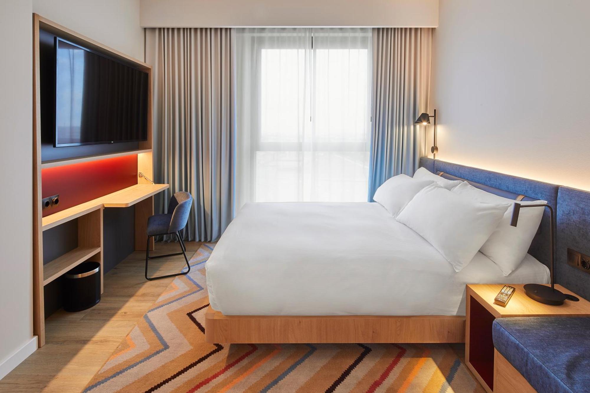 Отель Hampton By Hilton Barcelona Fira Gran Via Оспиталет-де-Льобрегат Экстерьер фото
